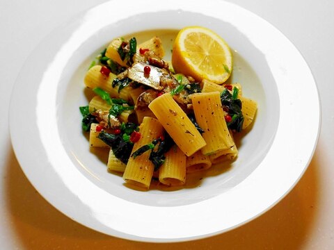 オイルサーディンとほうれん草のリガトーニ